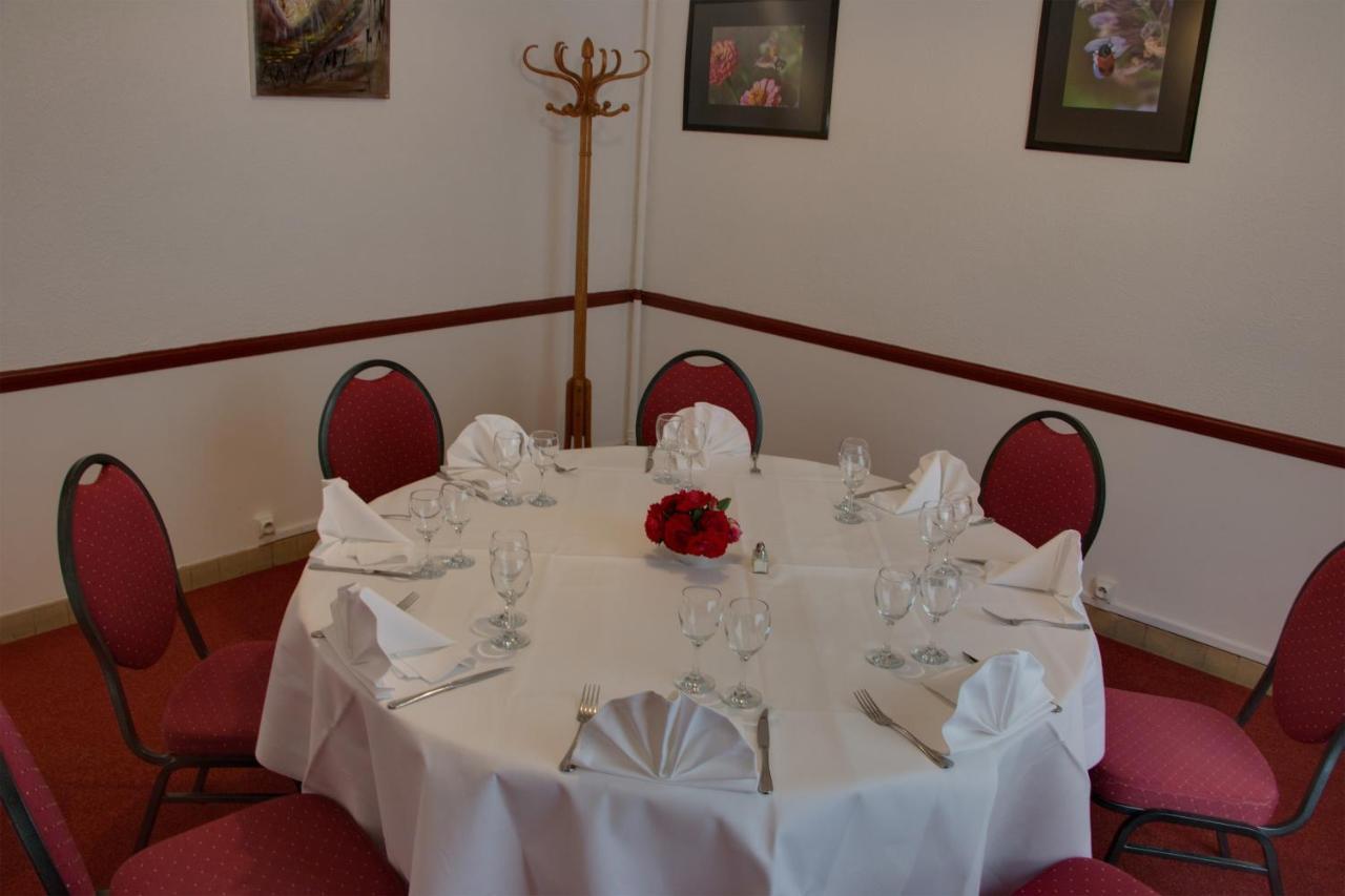 Le Chalet De La Foret Hotel 3 Etoiles Et Restaurant Vierzon Zewnętrze zdjęcie